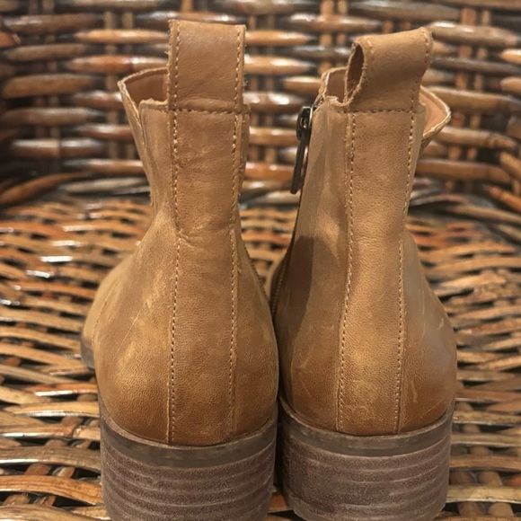Lucky Brand Prenma Ankle Boot Women's Topanga Tan Leather
Bootie Size 8 - Picture 4 of 11